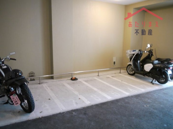 ベルメゾン西公園テラスの駐車場