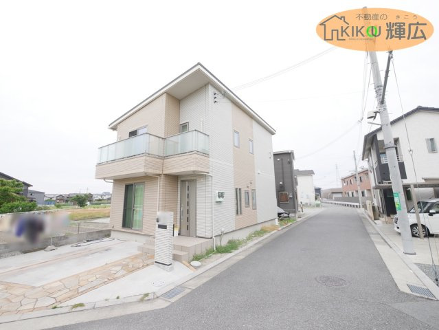 加古川市加古川町友沢　中古戸建の外観|土地面積132.24平米の4LDKです。現況、居住中ですが現地ご案内はいつでも出来ます。
一条工務店施工です。2016年築の築浅の物件です。