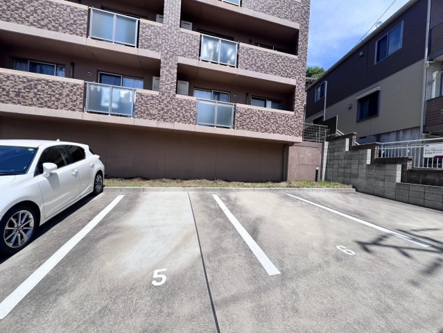 プレシャス星が丘山手の駐車場|プレシャス星が丘山手