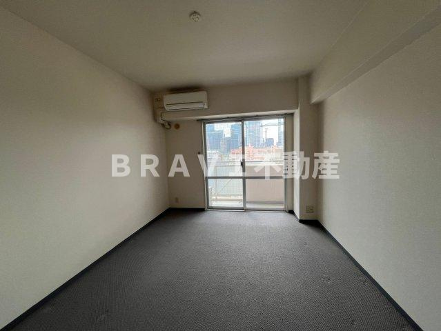 エトワール北梅田 BRAVI不動産の洋室|使い勝手のいい洋室です