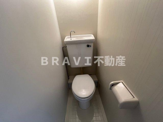 エトワール北梅田 BRAVI不動産のトイレ|コンパクトで使いやすいトイレです