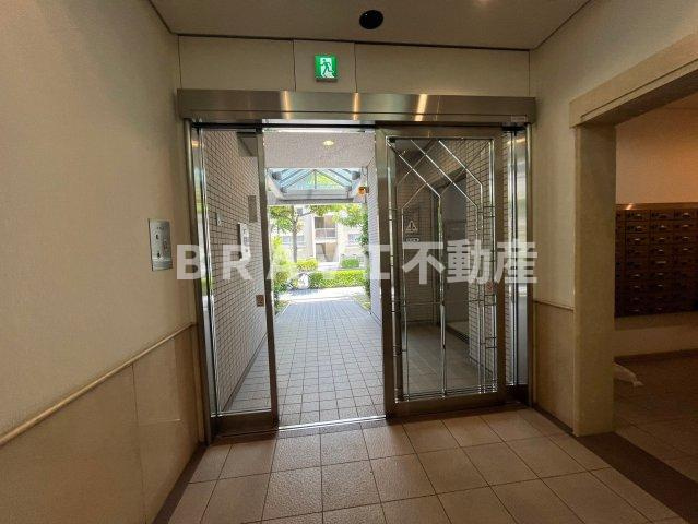 エトワール北梅田 BRAVI不動産のエントランス|毎日通るエントランスはこのようになっています