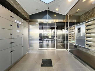 【エントランス】 | ゆとりのあるエントランスです