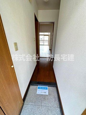 ハイツFUJIの玄関|落ち着いた玄関です