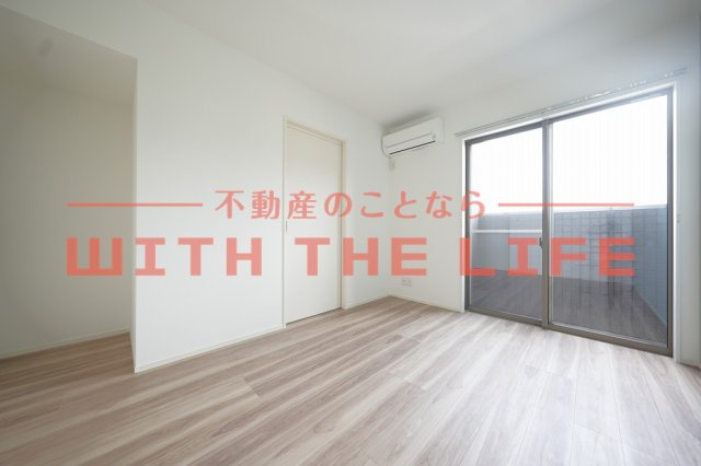 メゾングレイス上津【10,000円キャッシュバック対象物件】の居間・リビング|おしゃれな居間です