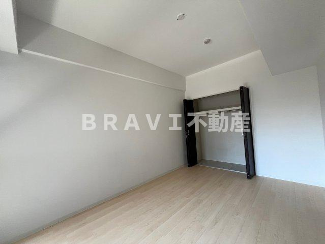 デセンテ北梅田 BRAVI不動産の寝室|使い勝手のいい寝室です