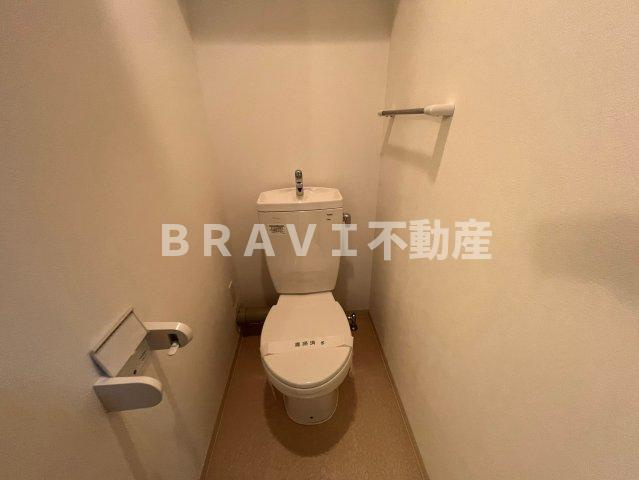 デセンテ北梅田 BRAVI不動産のトイレ|落ち着いたトイレです