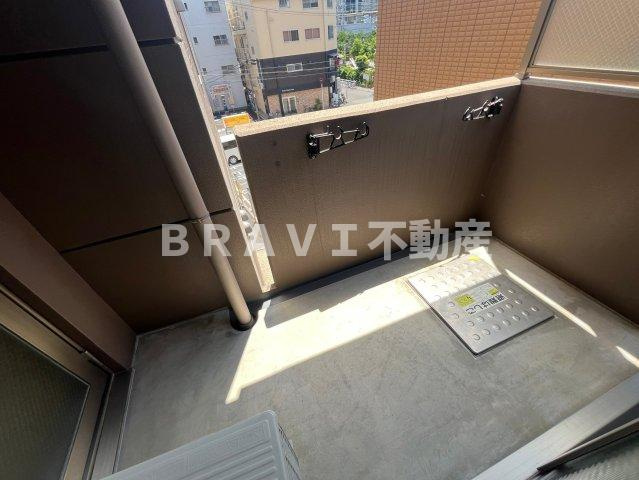 デセンテ北梅田 BRAVI不動産のバルコニー