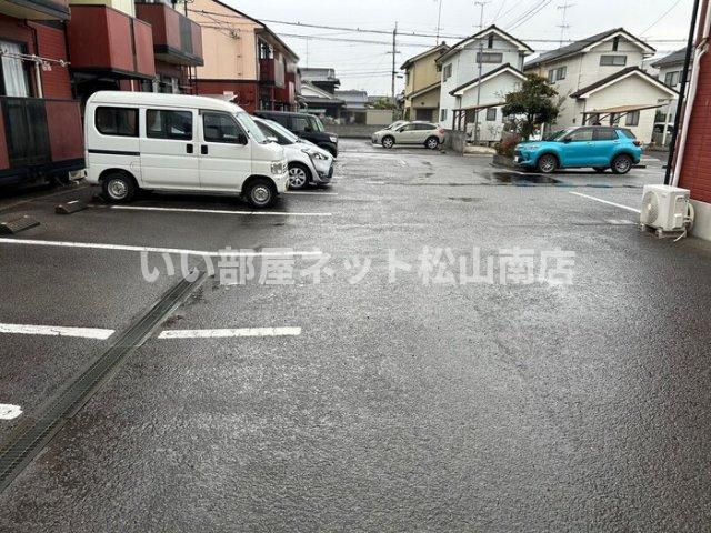 【駐車場】 | ヴェル　フレール　A棟