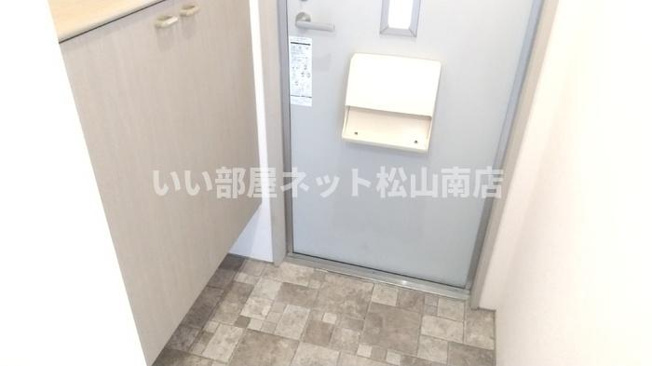 【玄関】 | ヴェル　フレール　A棟