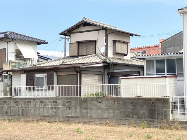 糟屋郡須恵町大字植木土地の外観|古家は木造瓦葺２階建（建物面積 約62.92㎡！）