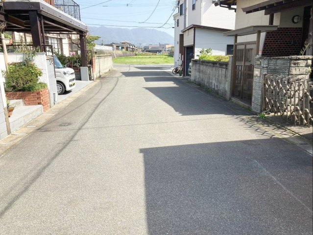 糟屋郡須恵町大字植木土地の前面道路含む現地写真