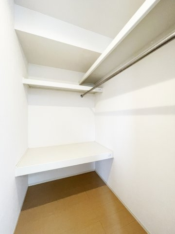 ホワイト　バード　Ⅱ　Ａ棟の収納