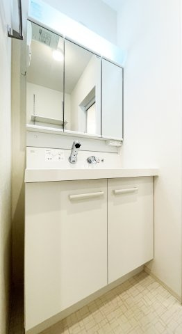 ホワイト　バード　Ⅱ　Ａ棟の洗面所