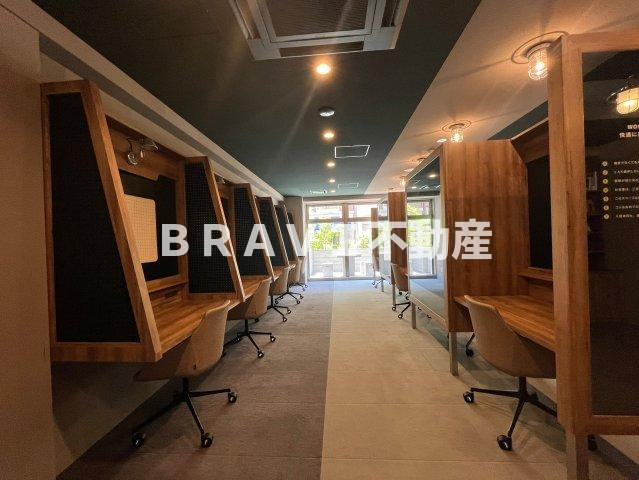 WORVE大阪本町のロビー