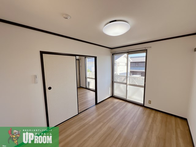 ハイツ泉の居間・リビング