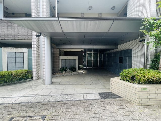 ヒルズ目白坂のエントランス