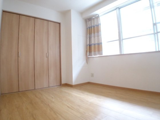 ティーズコート甲南山手の居間・リビング