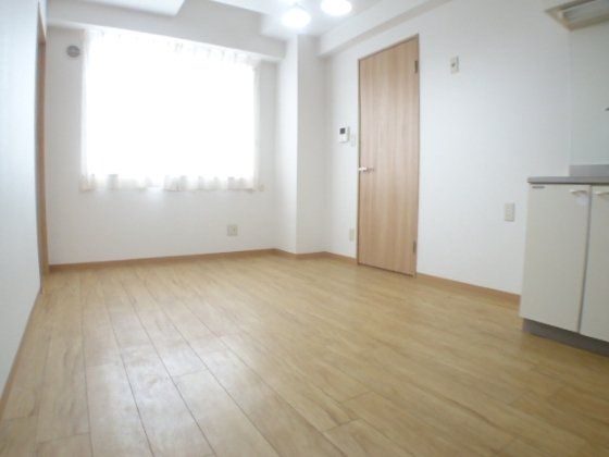 ティーズコート甲南山手の居間・リビング