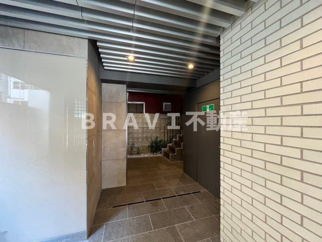 NEXT STAGE本町のエントランス|建物の内部です