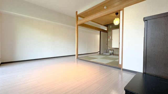 プラザ伊豆山の居間・リビング