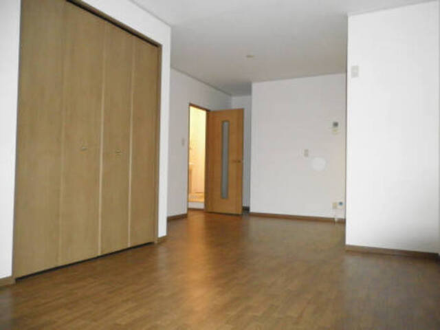 ラークハイムⅡの居間・リビング|LDK