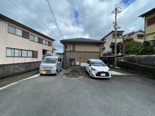 ラフィーネ松ヶ丘の駐車場|駐車場