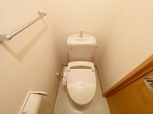 ラフィーネ松ヶ丘のトイレ|温水洗浄便座