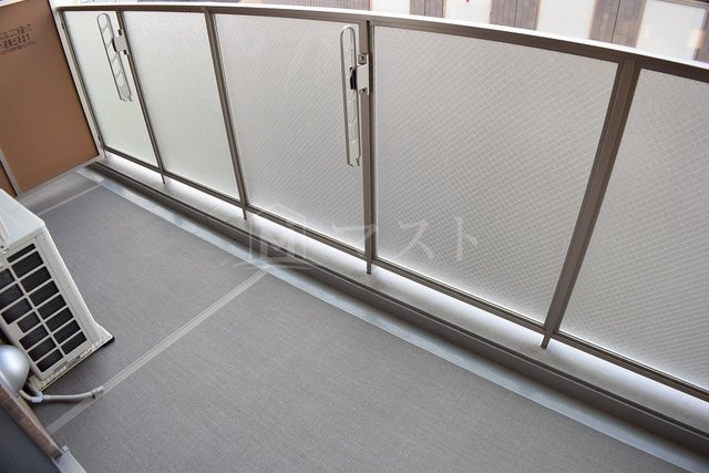 プレサンス阿波座ステーションフロントのバルコニー