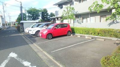 ★敷地内駐車場★（空き状況・使用料等詳細はご確認下さい）