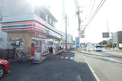 セブンイレブン藤沢中高倉店まで260ｍ