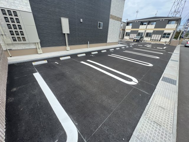フロレゾンⅠの駐車場