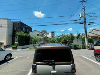 【展望】 | 目の前が駐車場。1階は戸建て感覚も味わえます。