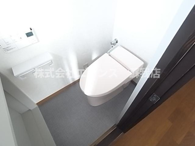 【トイレ】 | 仁戸名町H貸家Ⅲ | 落ち着いた色調のトイレです