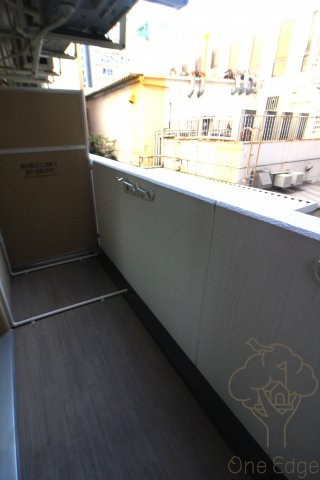 セレニテ新大阪カルムのバルコニー