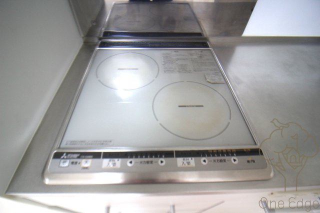 セレニテ新大阪カルムのキッチン