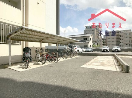 ラピスラズリ・カーサの駐車場