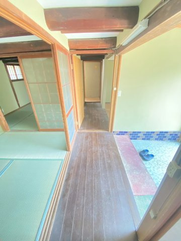 西安威１丁目貸家の内装