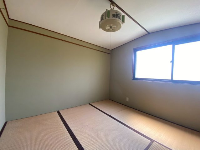 西安威１丁目貸家の寝室