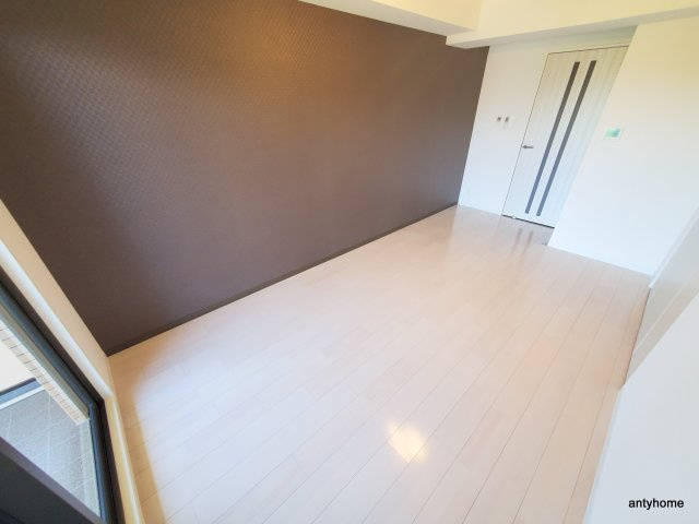 Luxe新大阪SOUTH　仲介手数料無料の居間・リビング