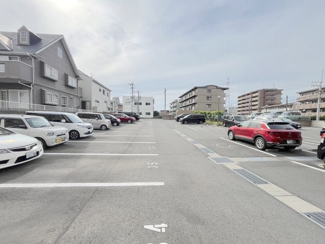 アルバガーデン筑紫駅前Ⅲの駐車場