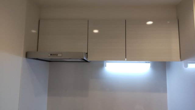 GROOVE京田辺のキッチン|キッチン上部の収納棚