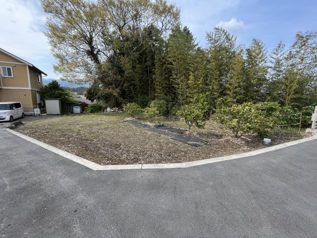 裾野市佐野389売地の外観|西側の土地　地番396-1