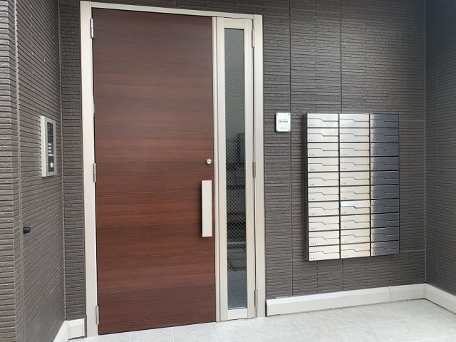 大学生協指定学生会館　FamillNakamuraの玄関