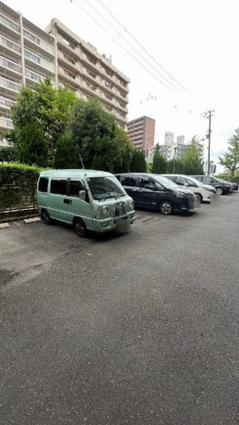 日商岩井第６緑地公園マンションの駐車場|駐車場