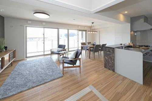 アインス鳥飼の居間・リビング|内装イメージ：同タイプイメージ写真（床・壁など現状優先）