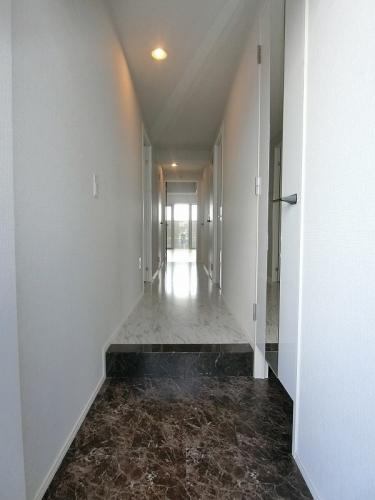 アインス鳥飼の玄関|内装イメージ：同タイプイメージ写真（床・壁など現状優先）