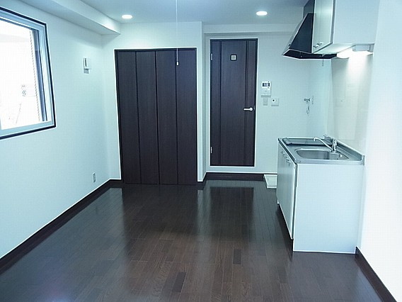 エスポワール加納町の洋室