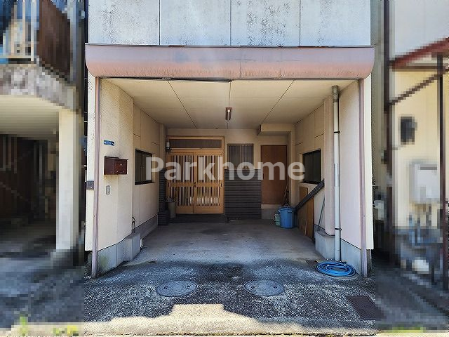 高知市東雲町　中古戸建の駐車場