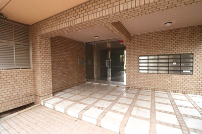 【エントランス】 | ロワール赤塚 | オートロック完備のエントランス